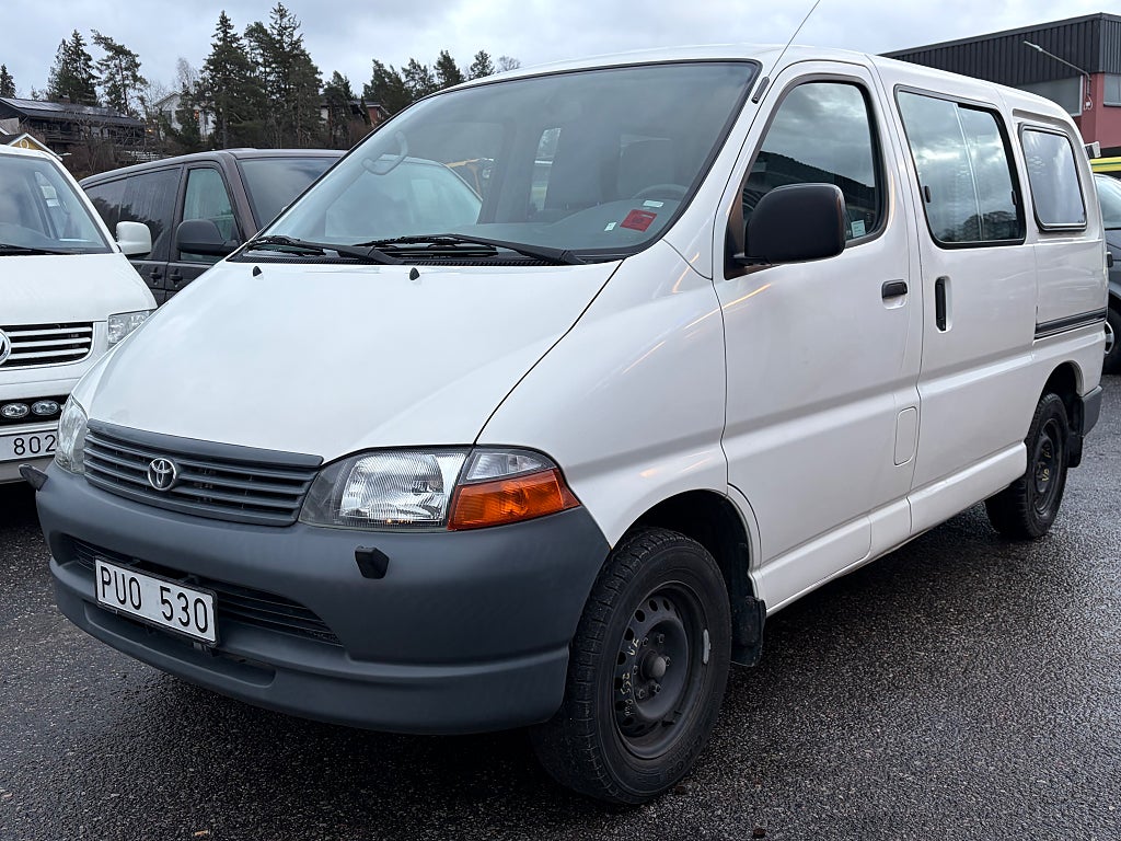 Toyota Hiace City 2.7 143hk Skåpbil Lastramp /U-lift / Lågmil