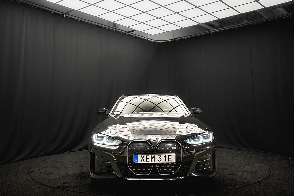 BMW i4 xDrive M Sport LASER LÄDER DRAG 360° HUD MOMS 1-ÄGARE
