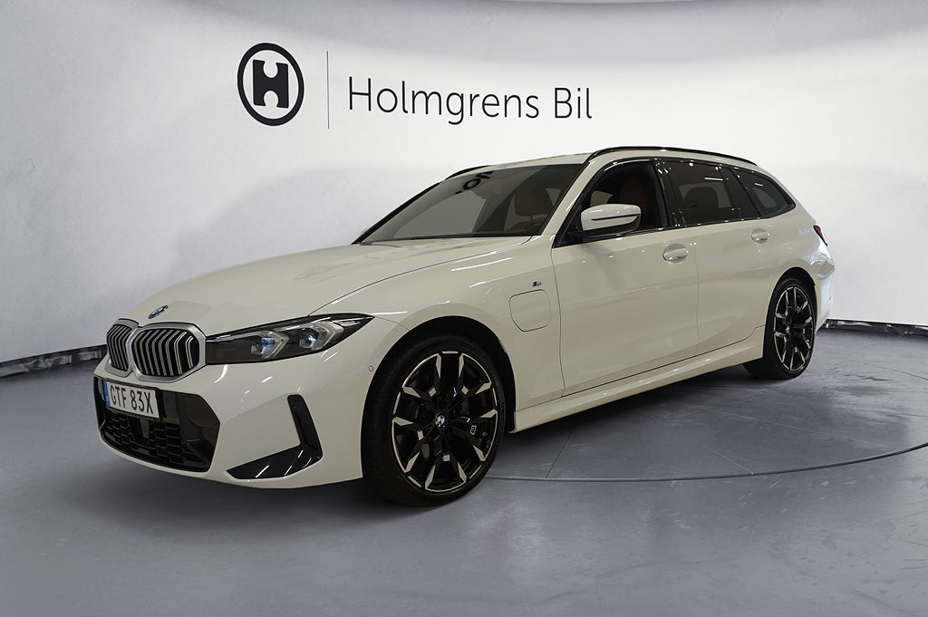 BMW 330 e xDrive Touring M-Sport Active Edt Drag HiFi Aktiv Fart BSI |