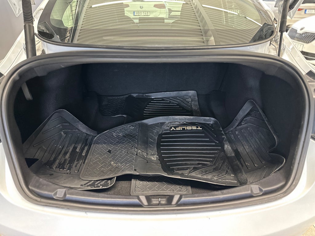 Tesla Model 3 Long Range AWD 4,99% /Panorama/Kamera/Värmepump