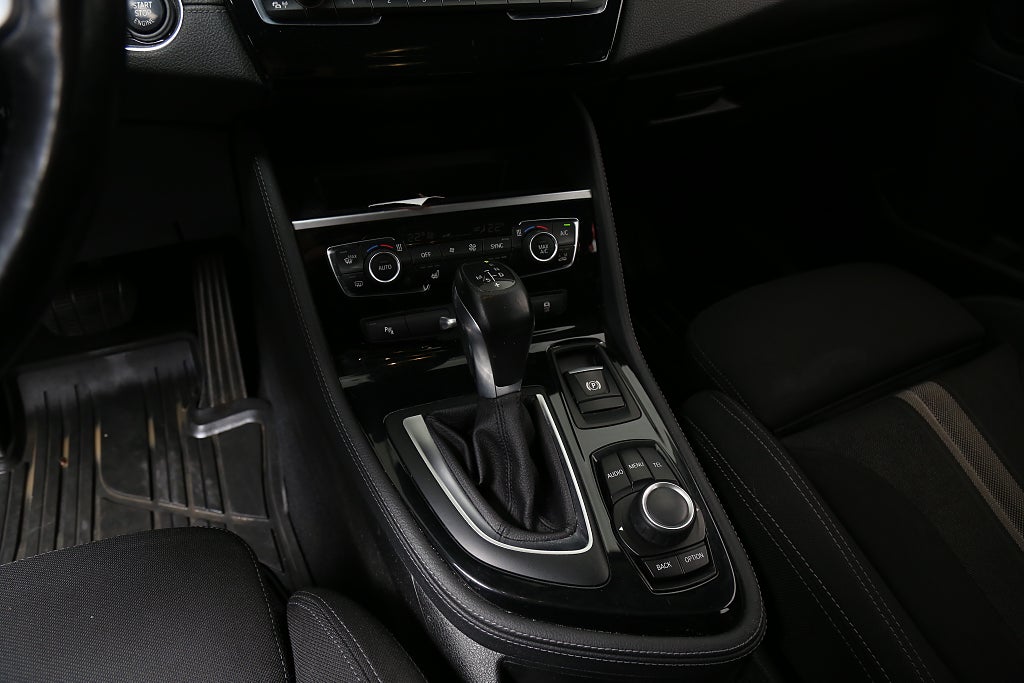 BMW 218 d Gran Tourer Sport line Aut Kamera Drag 7-Sits 2016