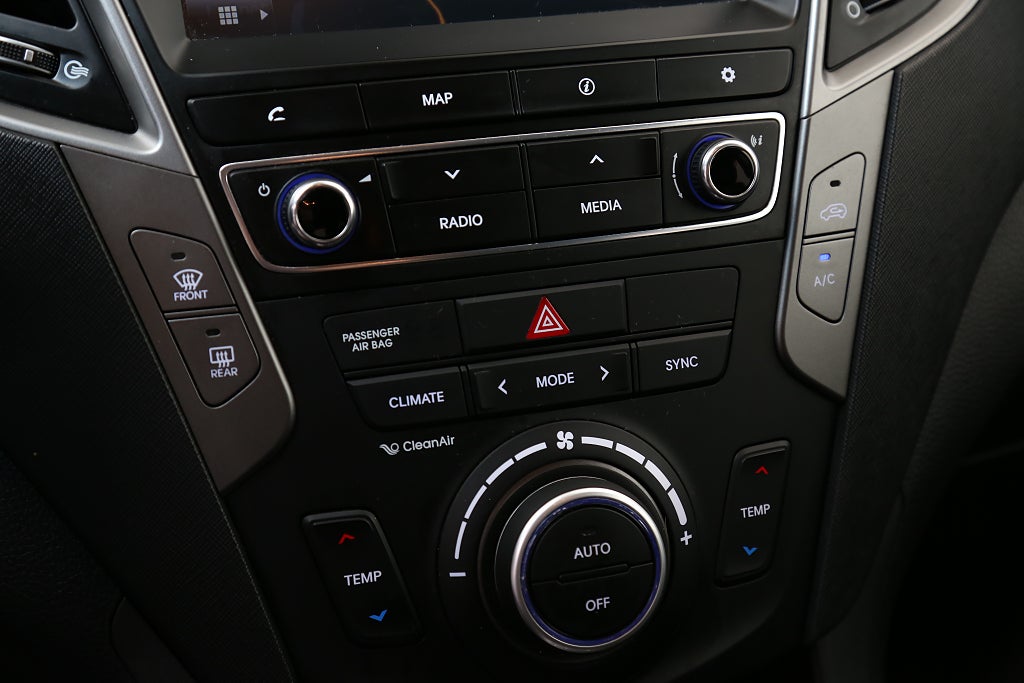 Hyundai Santa Fe 2,2 CRDi 200hk Premium AWD Aut Motorv Dragkrok 2017