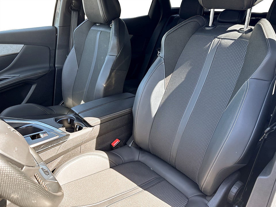 Bild på Peugeot 3008 GT Black Pack 1.2 PT 130hk Aut B-KAMERA CARPLAY