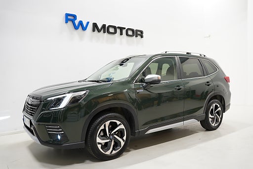 Subaru Forester e-Boxer XFuel 150hk B-kamera M-värmare Drag Skinn Navi