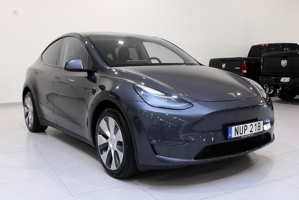 Tesla Model Y Long Range AWD 514hk / Dragkrok / Autopilot / Värmare