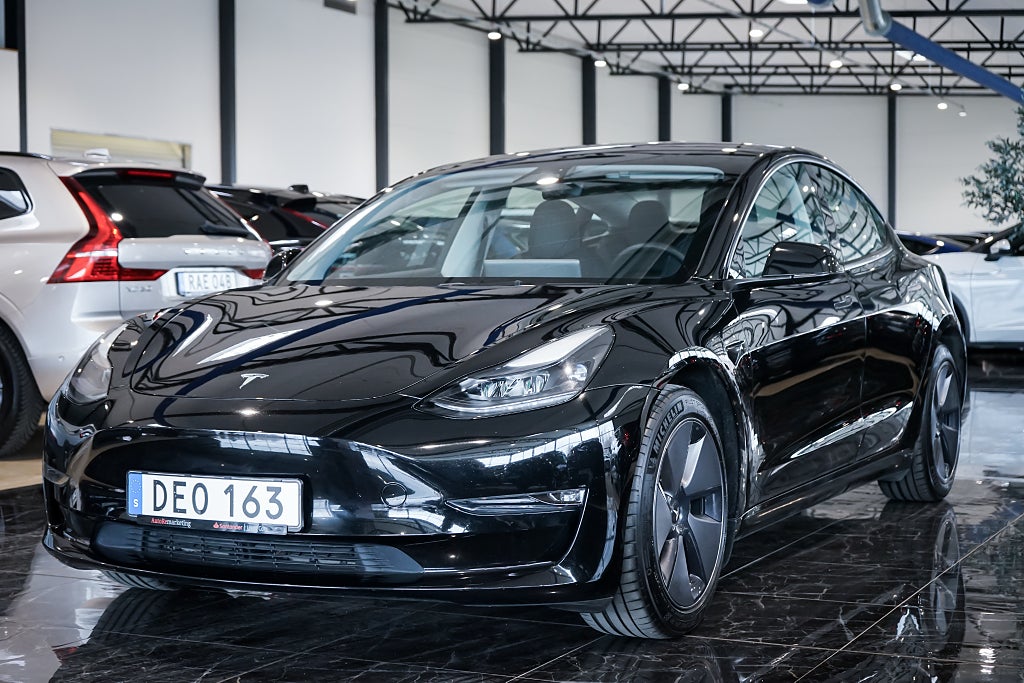 Tesla Model 3 Long Range AWD 440 HK Glastak Kamera Dragkrok