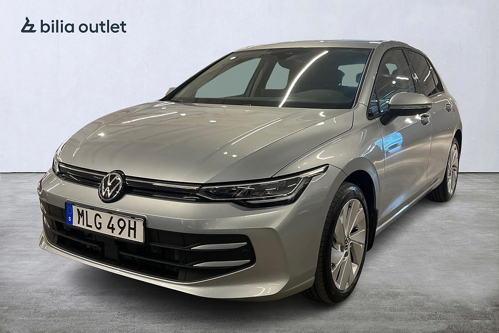 Volkswagen Golf 1.5 eTSI Aut / Backkamera / CarPlay / Rattvärme