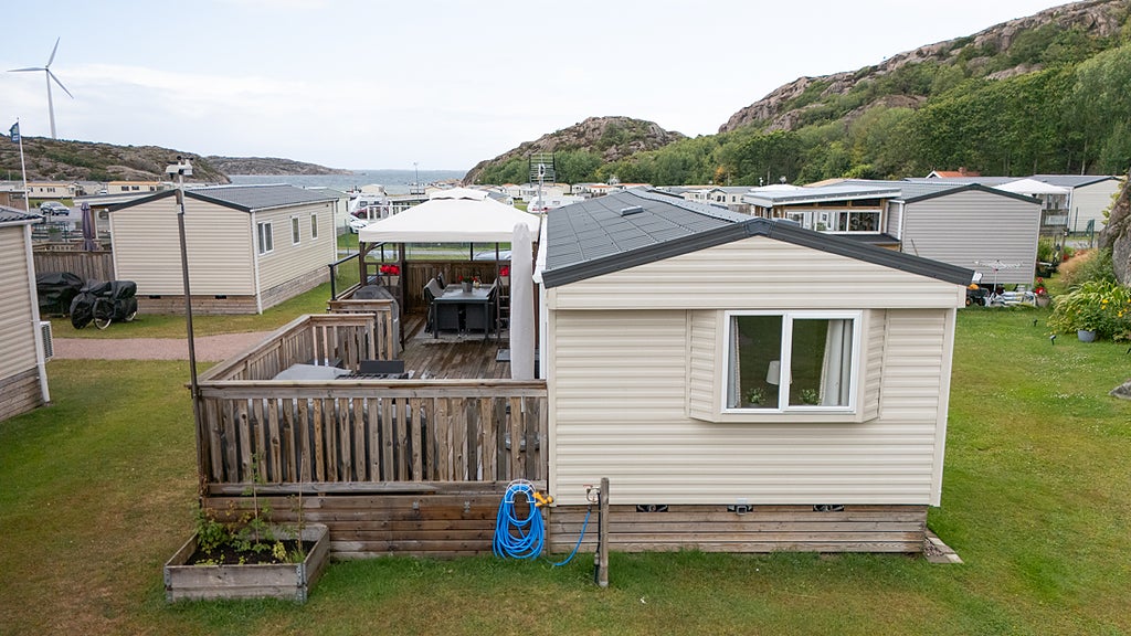 ABI New Hampton inkl plats 107 på populära Siviks Camping - Begagnad
