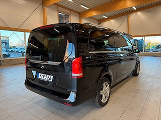 Minibuss Mercedes-Benz V 8 av 16