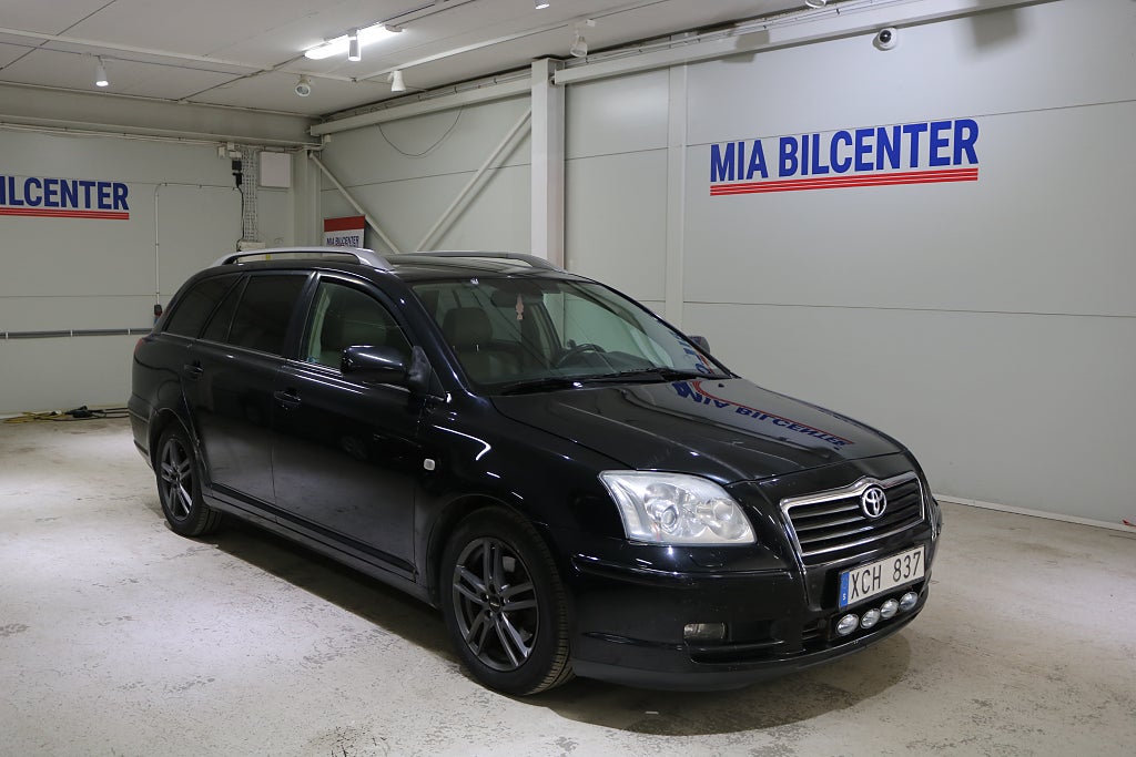 Toyota Avensis 2.4 D-4 VVT-i Navigatorn, Ny besiktad 