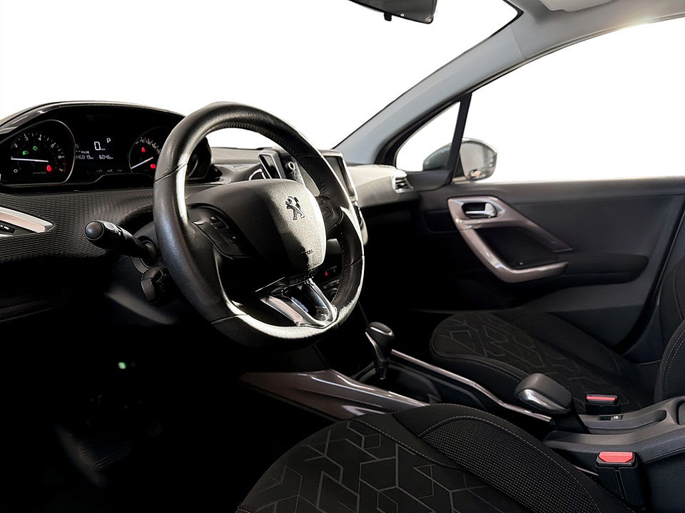 Bild på Peugeot 2008 Active 1.2 e-THP 110hk Aut - PANO, EN ÄGARE