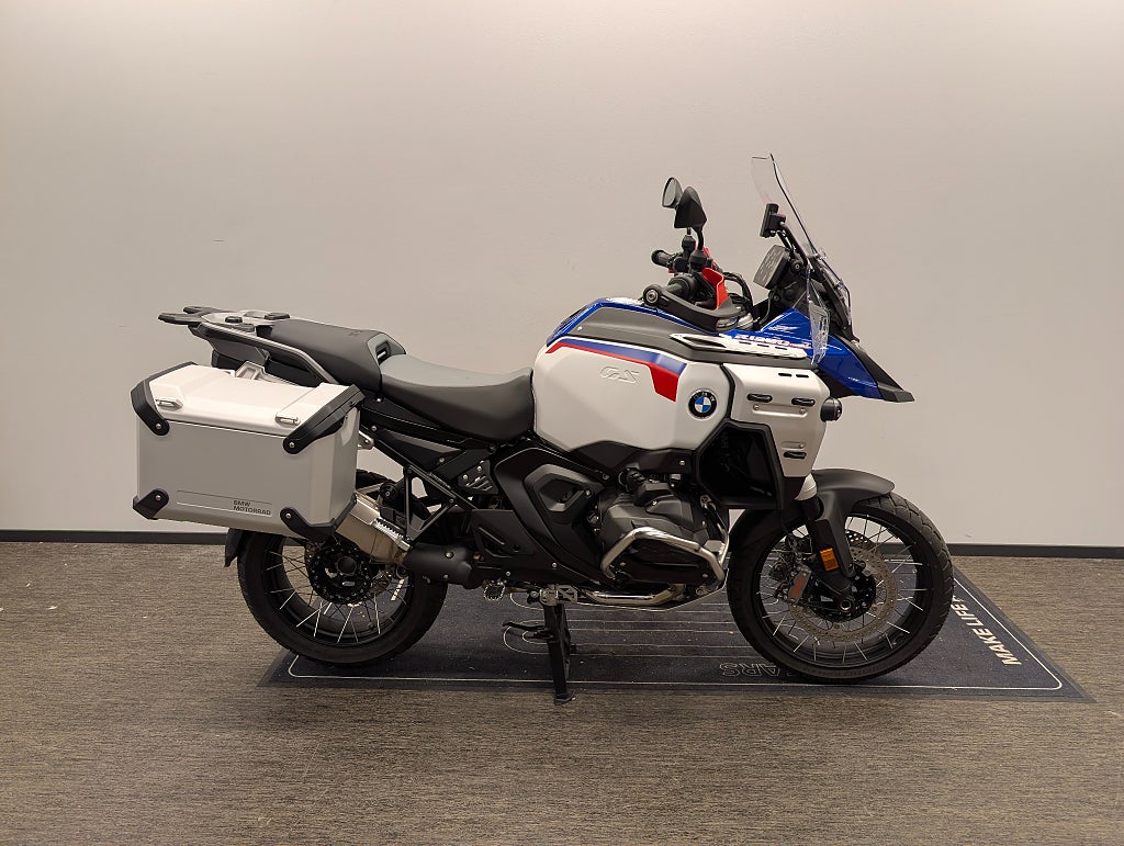 BMW R1300GS Adventure Trophy 860-890mm Sidoväskor ingår Demo