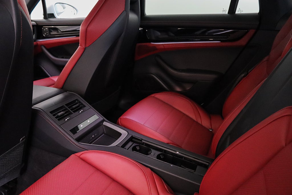 Porsche Panamera 4S E-Hybrid MOMS Sport Chrono Pano Bose Sportavgas