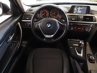 Sedan BMW 320 16 av 21