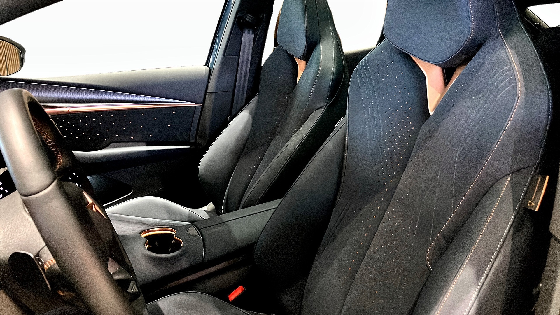 Cupra Tavascan 2025, photo 7/34