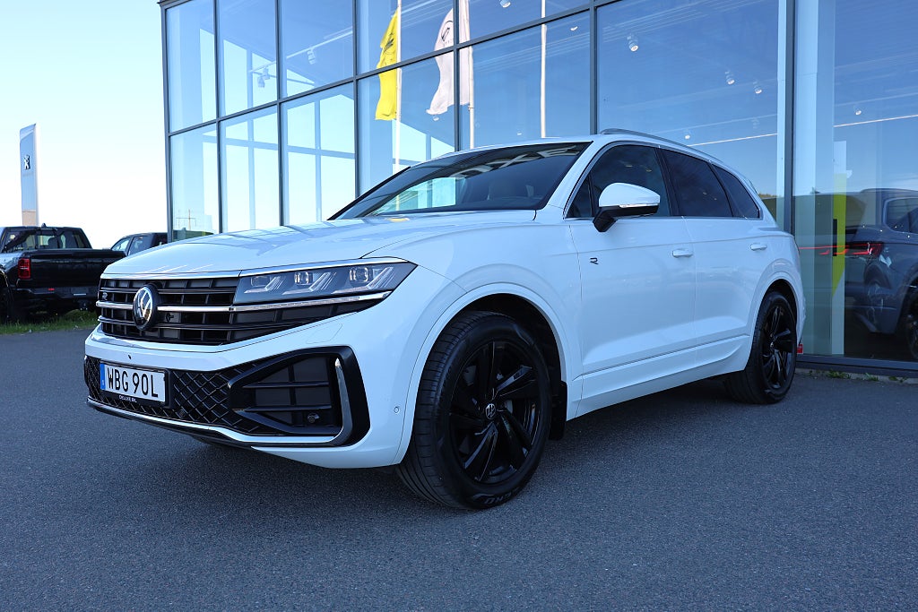 Volkswagen Touareg 3.0 V6 R-Line Innovation | HuD | 360° kamera | Drag