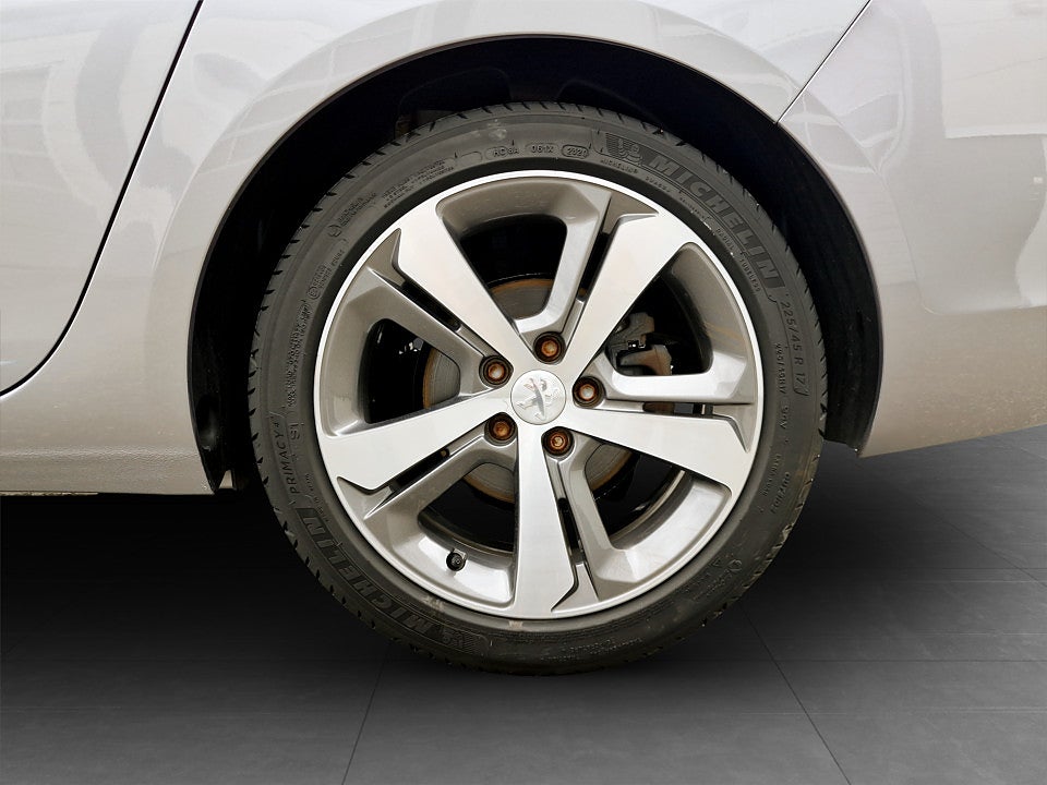 Bild på Peugeot 308 sw Allure 1.2 PT 130hk Aut P-SENSORER