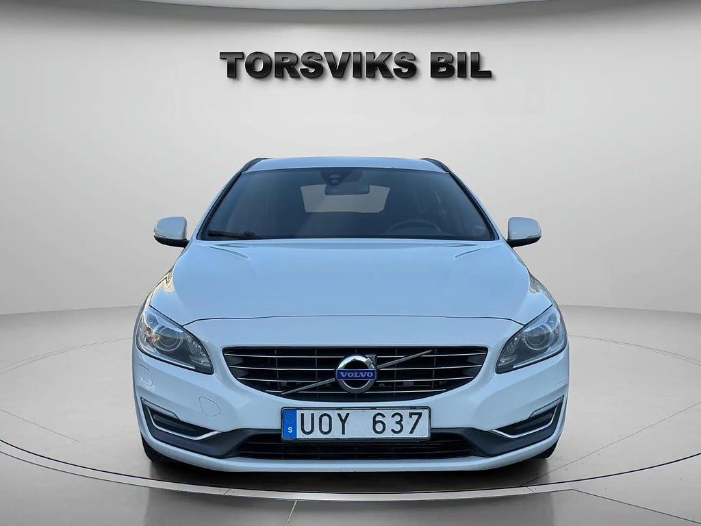 Volvo V60 D4 AWD Geartronic Dragkrok Nyservad V-hjul Värmare Hemleverans - miniatyr 9