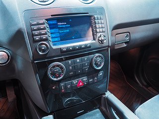 SUV Mercedes-Benz ML 19 av 24