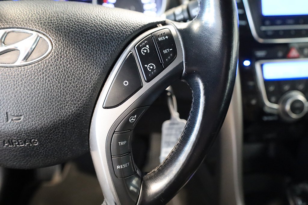 Hyundai i30 1,6 CRDi 110hk Business Automat 5D Bluetooth PDC 2014