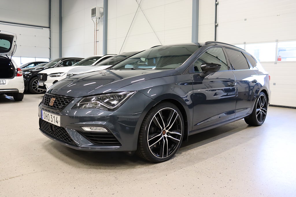Seat Leon ST León Cupra ST 2.0 TSI 4Drive Pano Beats B-Kam 301hk