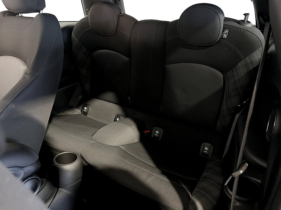 Bild på MINI Cooper S 3D 192hk Aut P-SENSORER FARTHÅLLARE KEYLESS