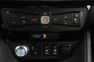 Halvkombi Nissan Leaf 22 av 24