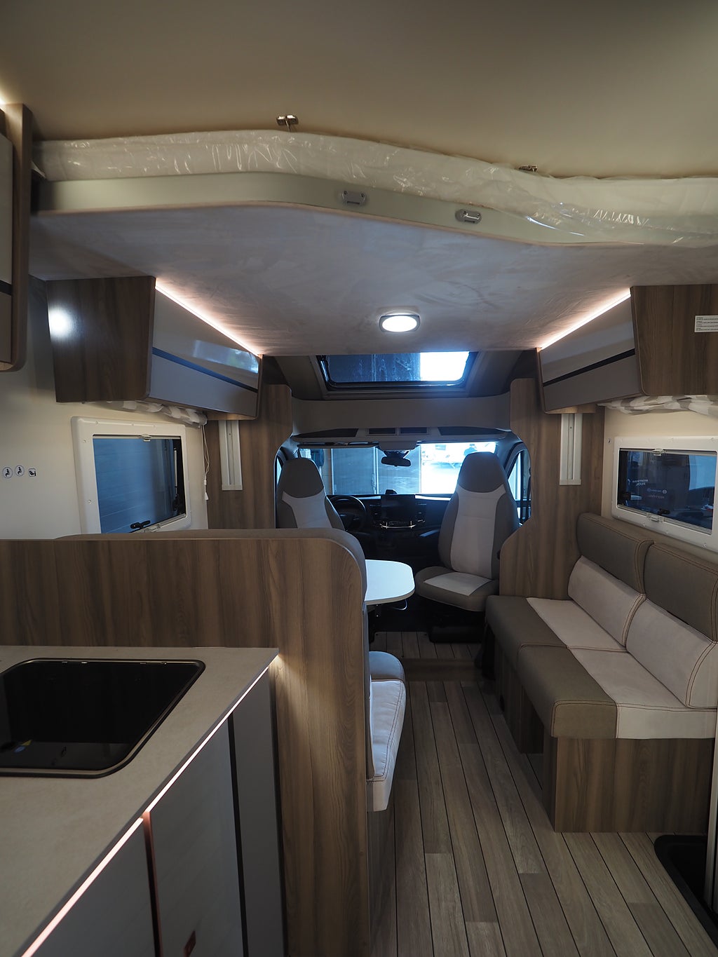 Roller Team Kronos 288 TL Spring Edition I Aut I 165hk I Solcell I Backkamer 2026