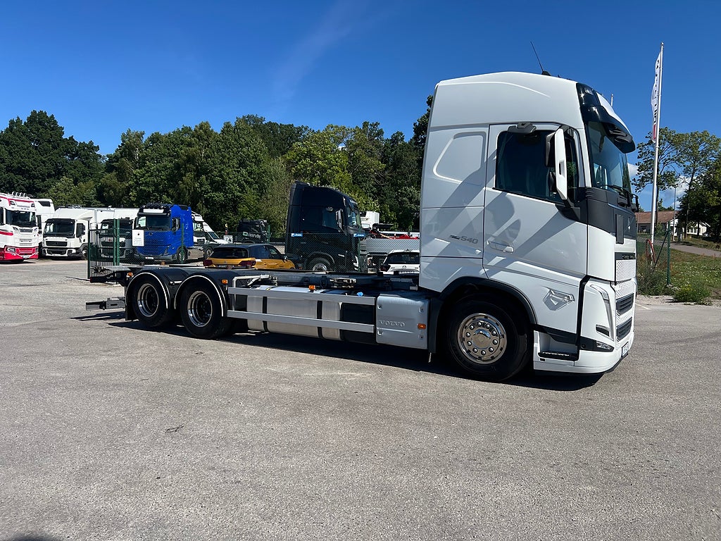 Volvo FH13 540 6x2 Containerede / Lösflaksbil, I-See