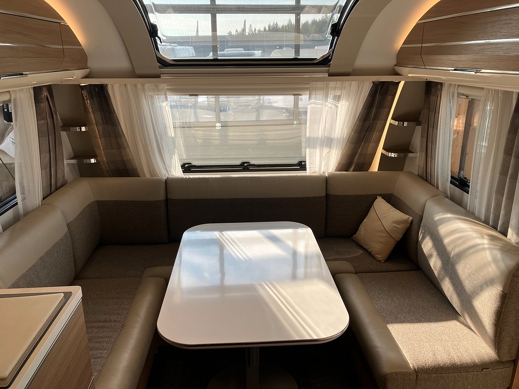 Adria Adora 613 UT / Mover / Queenbed / Alde / - Adria