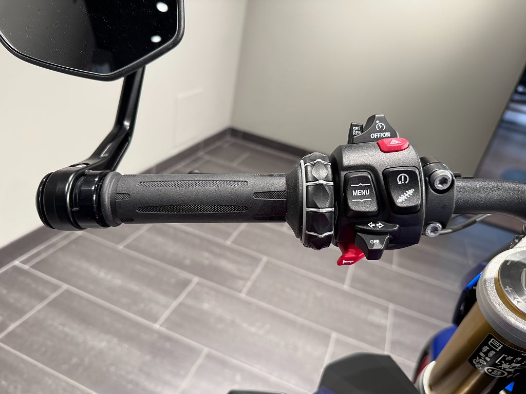 BMW F900R/Ord pris: 138.395kr/Nu: 127.900kr/100mil/Sport