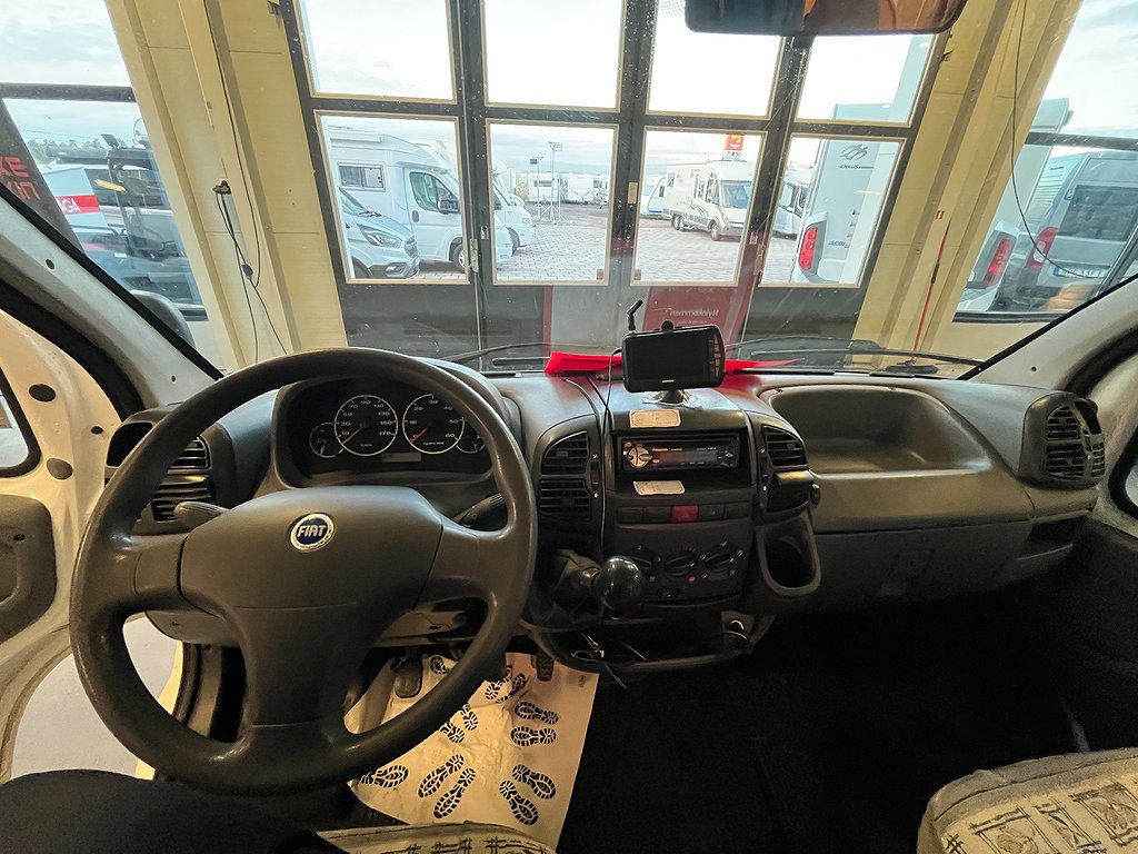 Dethleffs Advantage T-5841  / MaxxFan / Solcell / B-körkort - Dethleffs