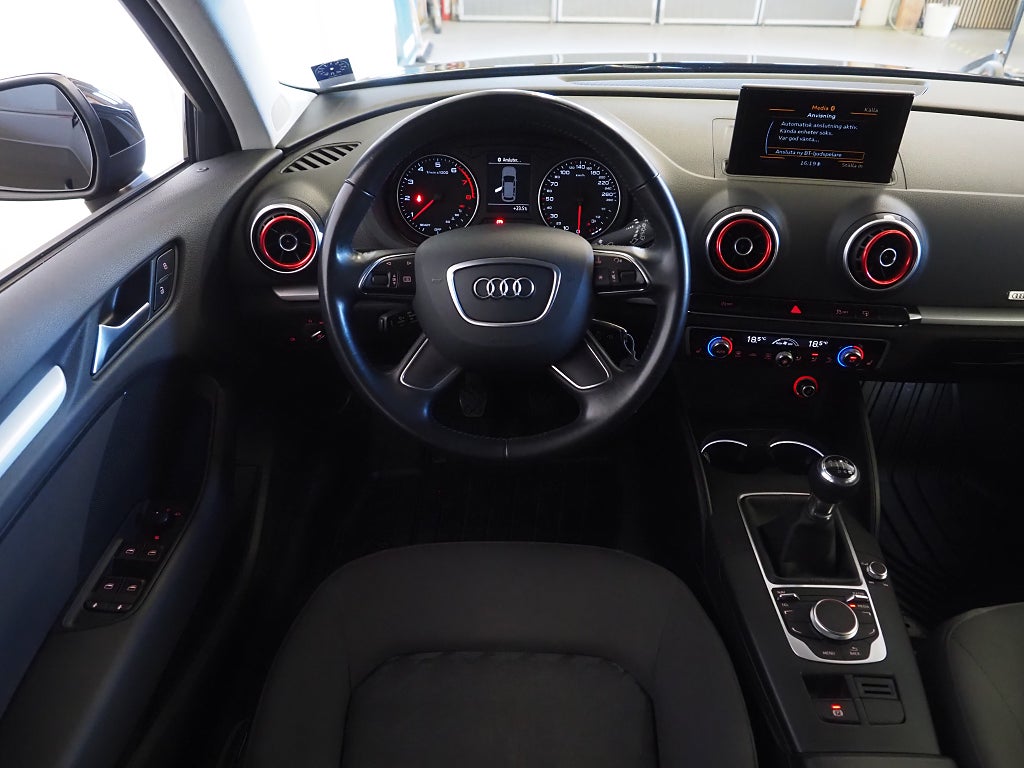 Audi A3 1,2 TFSI 110hk Attraction Sportback | Bluetooth | P-Sen 2016