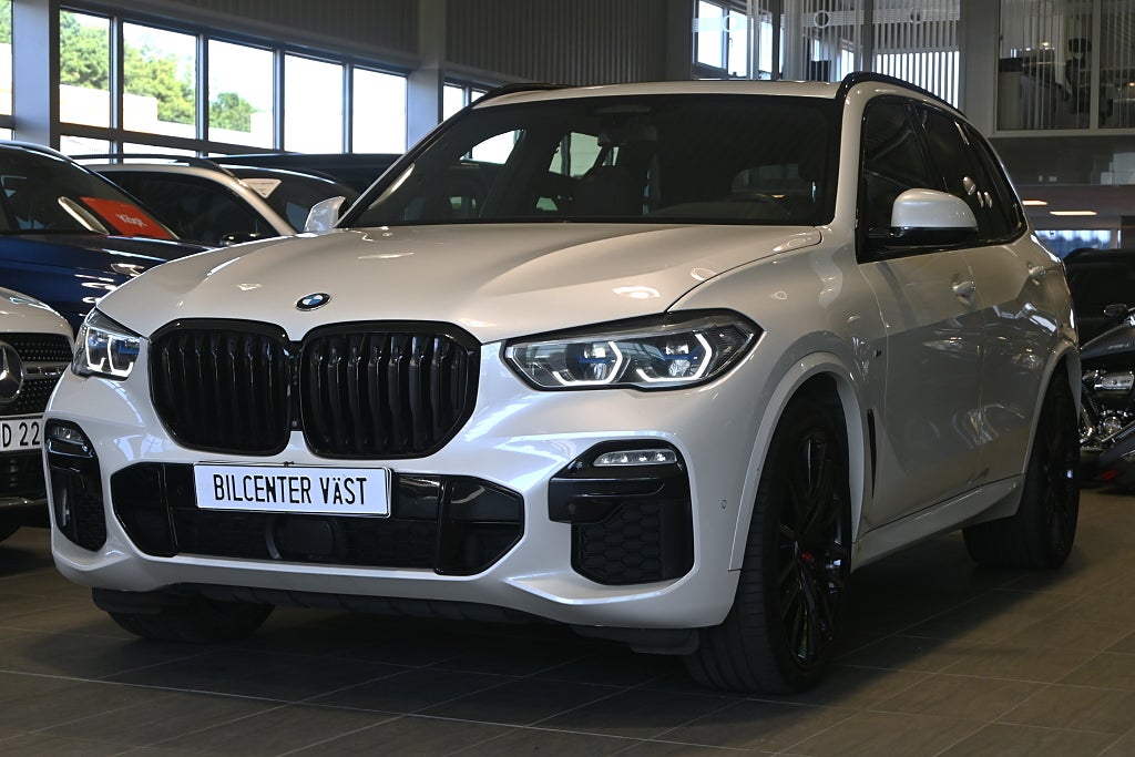 BMW X5 xDrive 40d 340hk *HJULKAMPANJ* M Sport Innovation Ed. 7-Sits B&W