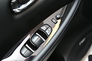 Halvkombi Nissan Leaf 11 av 24