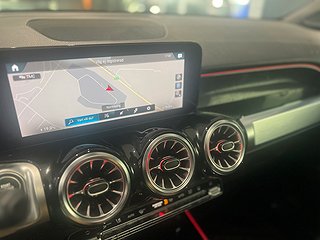 SUV Mercedes-Benz GLB 7 av 19