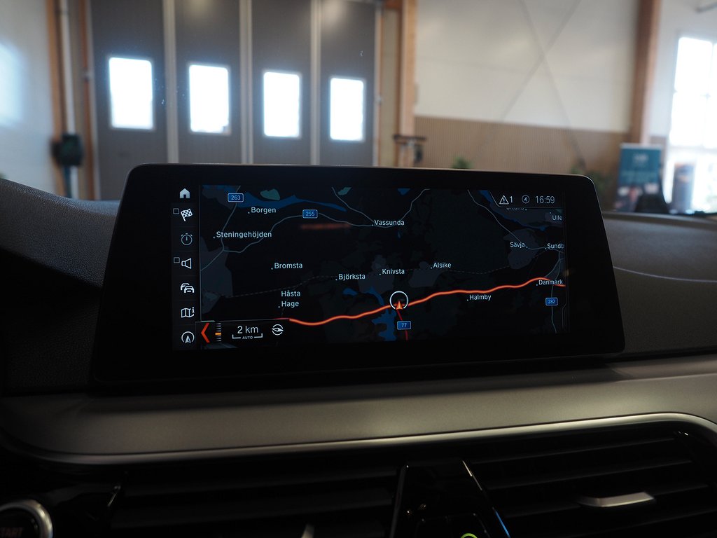 BMW 520 d Touring 190hk Steptronic Backkamera Navi 2018
