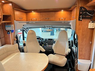 Husbil-halvintegrerad Carthago CHIC C-LINE T 4.3 12 av 24