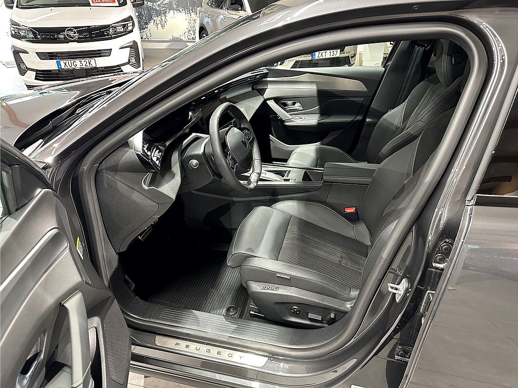 Bild på Peugeot 408 GT 1.2 PT 130hk Aut - B-KAMERA, CARPLAY