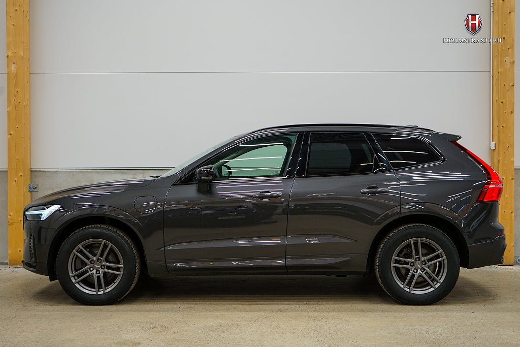 Volvo XC60 Recharge T6 AWD Ultimate Dark Pano Värme Drag H/K 360 