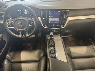 Volvo V60 T5 R-Design/M-värm/Navi/Pano/360°/Rattvärme/H&K