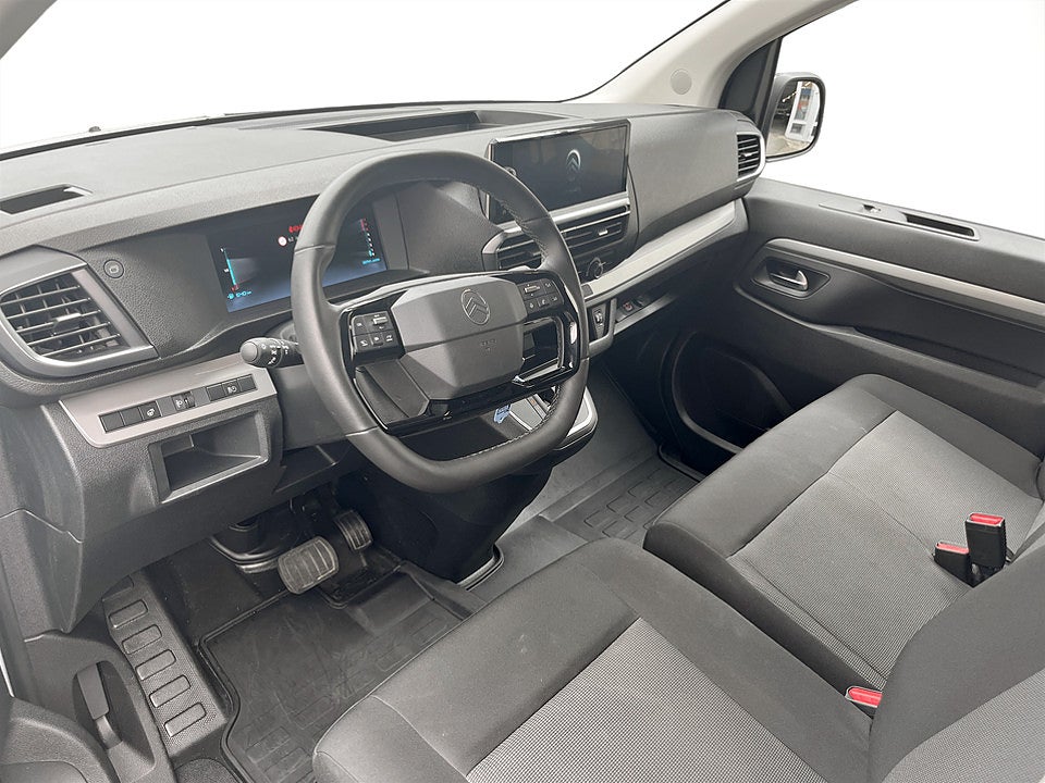 Bild på Citroën SpaceTourer PLUS 2.2 BHDi 180hk Aut 9-SITS - WEBASTO