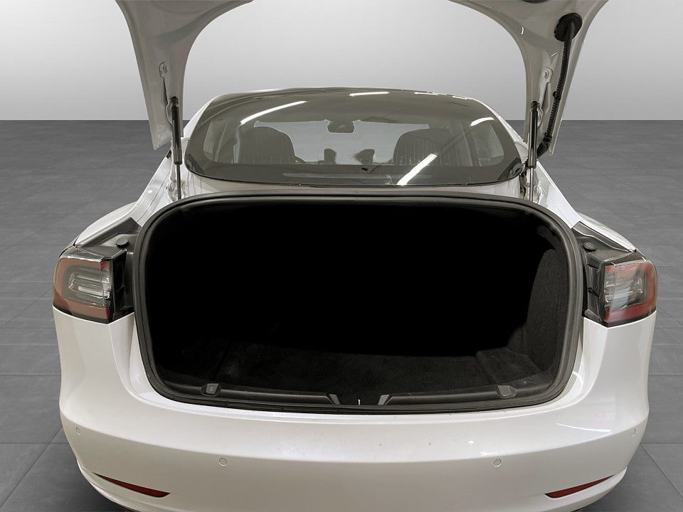 Bild på Tesla Model 3 Long Range 440hk Aut AWD PANO PREMIUM INTERIÖR