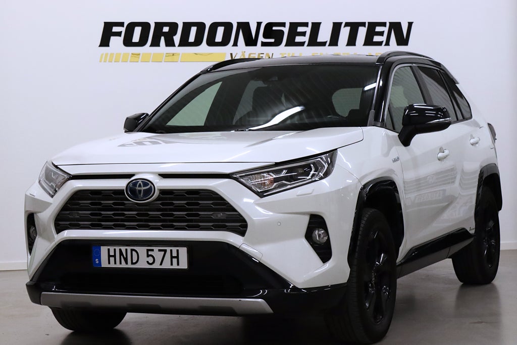 Toyota RAV4 Hybrid Style JBL B-kamera Carplay Drag V-hjul 218hk
