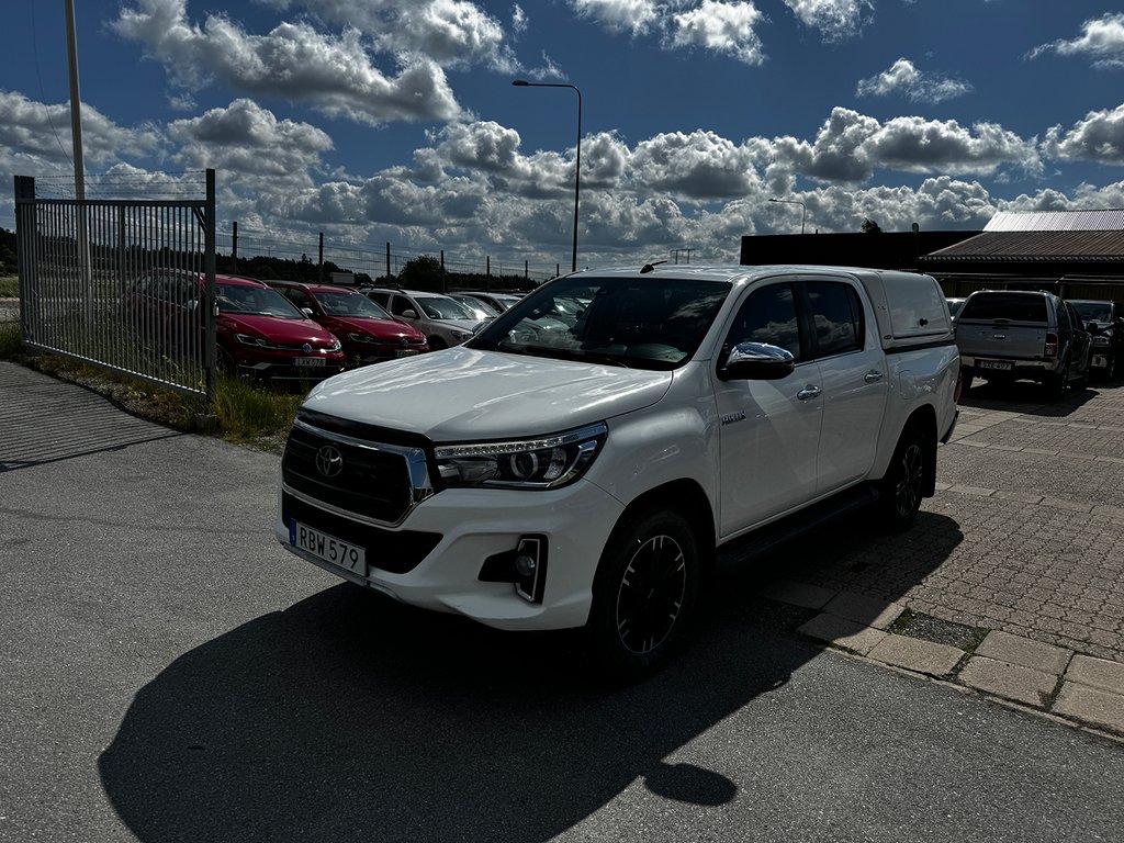 Toyota Hilux 2.4 AWD AUT ULTIMATE KÅPA VÄRMARE EU6 2-ÅRS