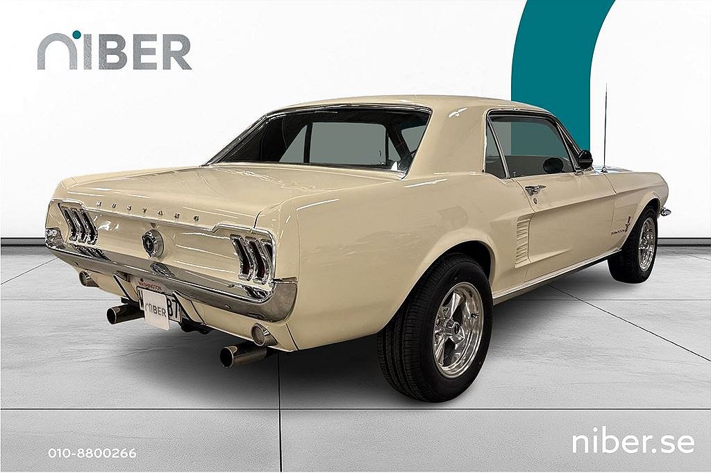 Ford Mustang Hardtop UNIK Ford Mustang Hardtop 4.7 V8, 203hk, renoverad motor