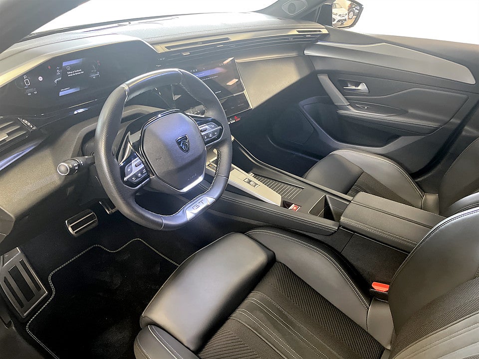 Bild på Peugeot 308 5D GT 1.2 PT 130hk Aut B-KAMERA CARPLAY