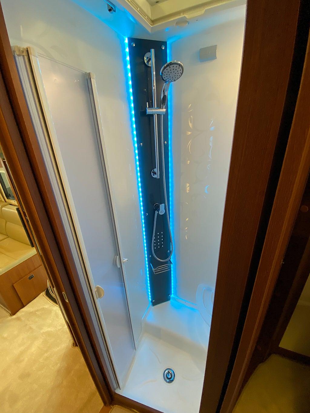 Rapido 7096 F /ALDE/AC bodel/Solcell/Automat 150hk/F2F - Rapido