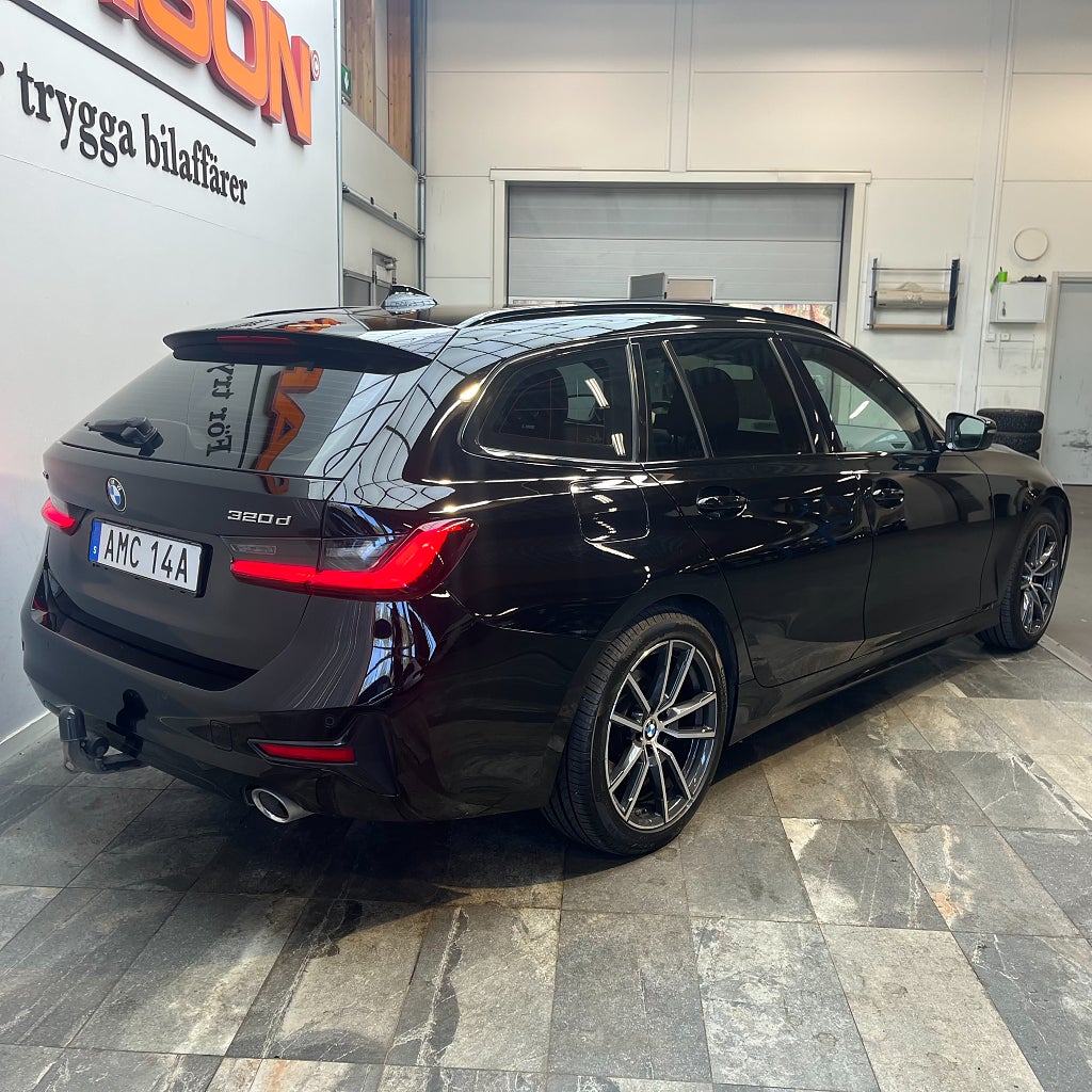 BMW 320D xDrive Touring Sport line Panorama Carplay HiFi Drag