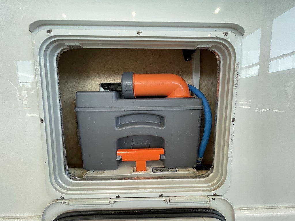 Kabe Classic 740 LXL /ALDE / AC-bodel / Solcell / Automat / - Kabe